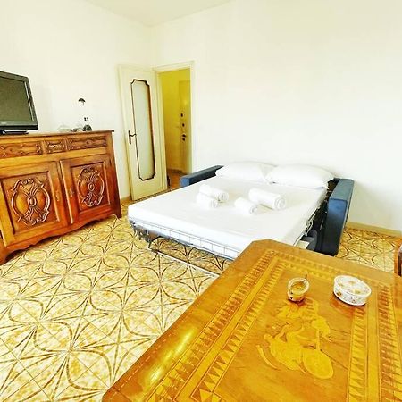 Suite Deamicis - Vista Mare E Relax Sanremo Bagian luar foto